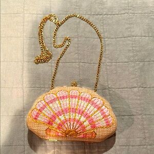 Shell Design Clutch with Gold Chain